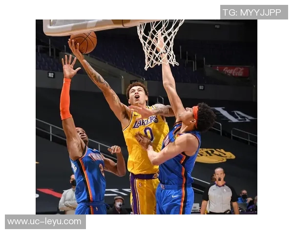 库兹马高效表现13投9中砍下22分末节独揽16分助队逆转取胜